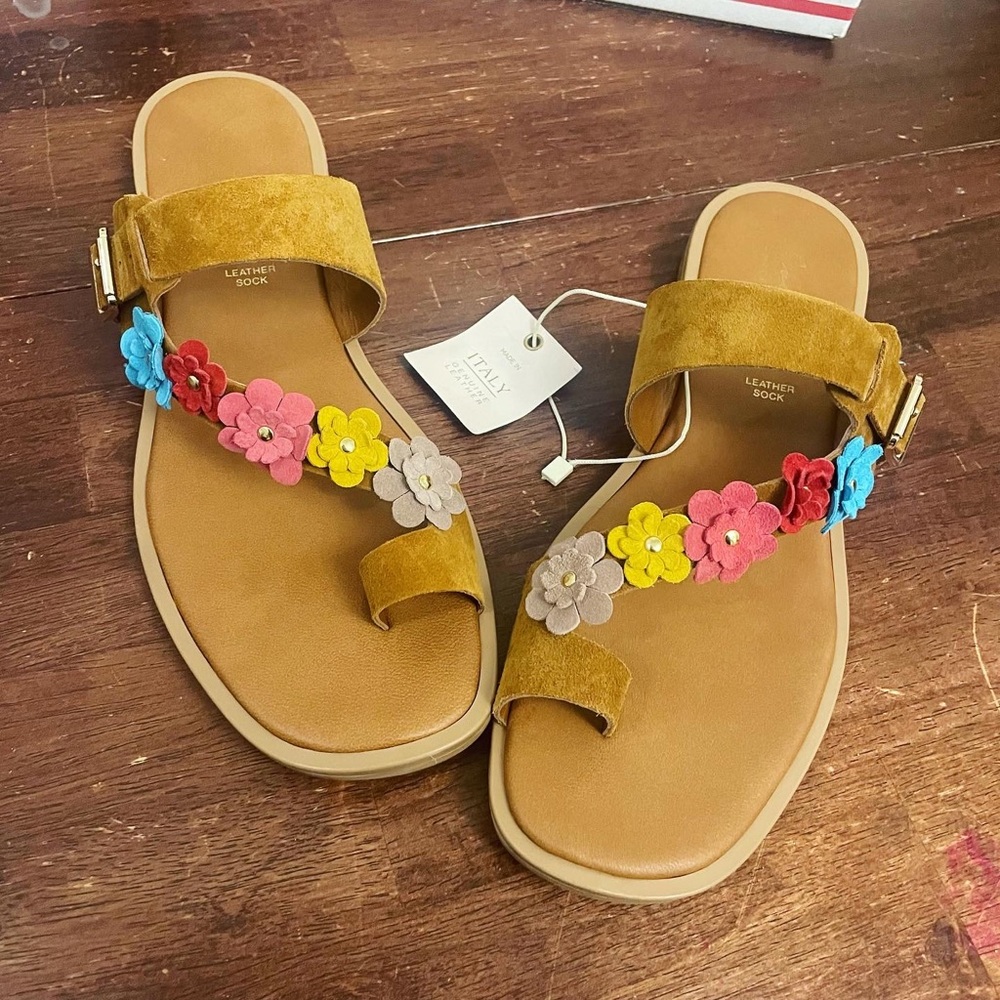 NWT Avellini Made in Italy Flowers Suede Sandals/Slippers - Size 9 - Picture 1 of 7
